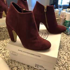 Steve Madden Panelope Wine Suede Booties
